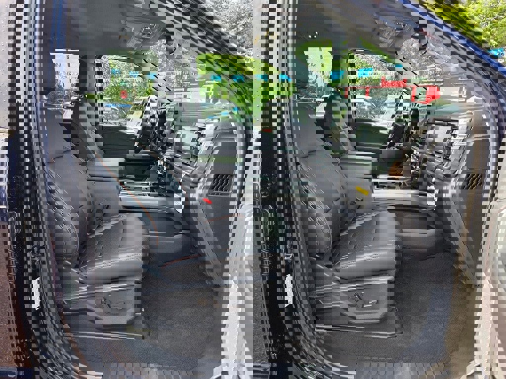 New 2025 Ford F350 Lariat w/ FX4 Off-Road Package image 23