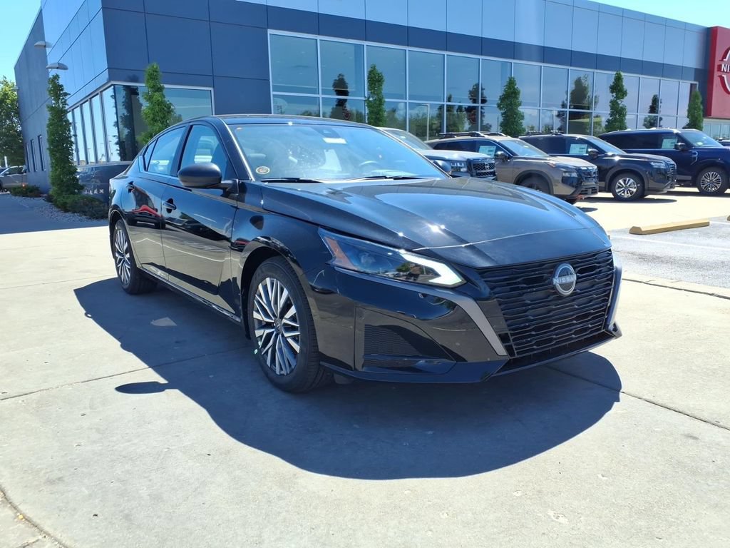 New 2026 Nissan Altima 2.5 SV FWD image 2