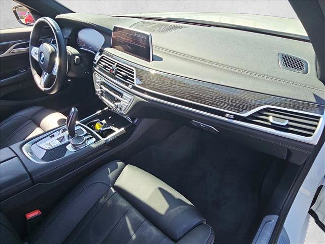 Used 2022 BMW 740i w/ M Sport Package RWD image 24