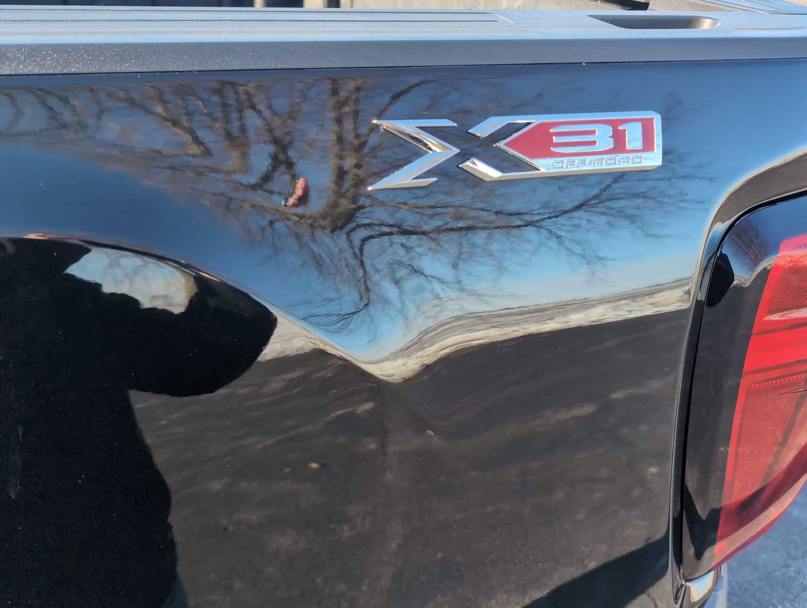 Used 2024 GMC Sierra 2500 SLE w/ SLE Value Package; image 31