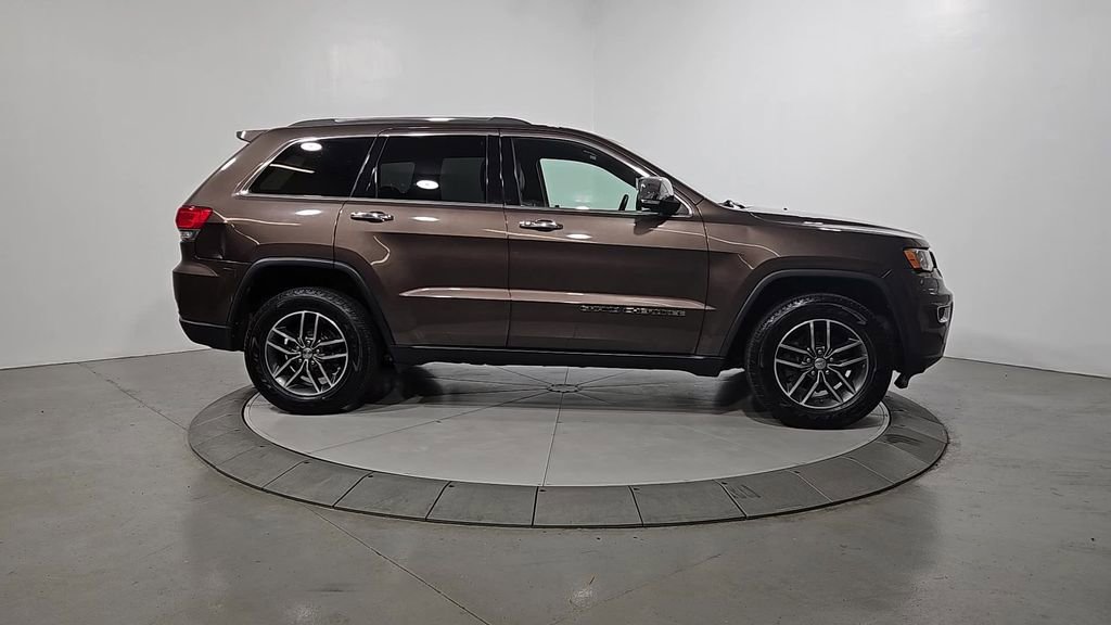 Used 2017 Jeep Grand Cherokee Limited AWD/4WD image 7