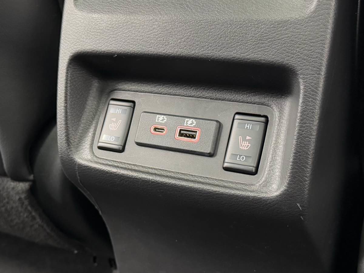 Used 2023 Nissan Maxima SL image 27