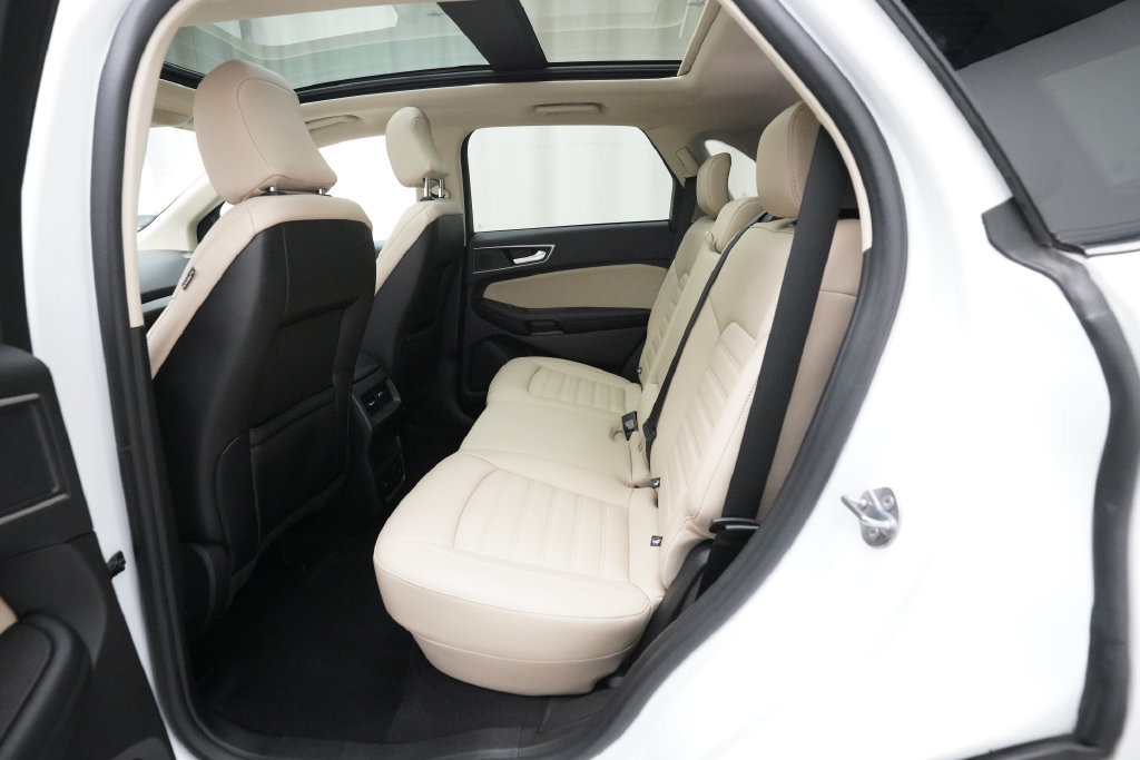 Used 2024 Ford Edge SEL w/ Convenience Package AWD/4WD image 16
