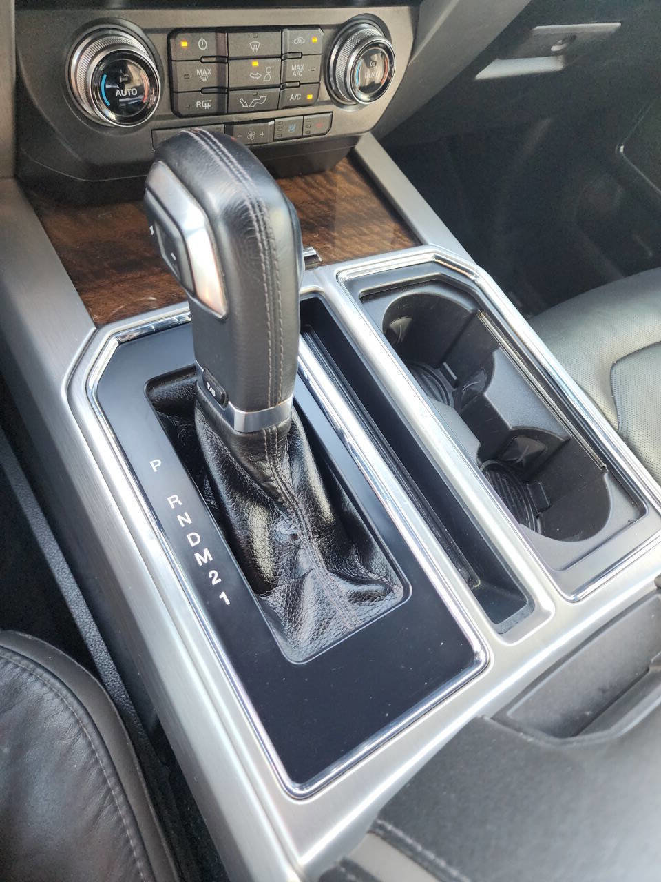Used 2015 Ford F150 Platinum w/ Max Trailer Tow Package image 40