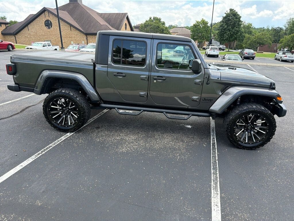 Used 2022 Jeep Gladiator Sport AWD/4WD image 8