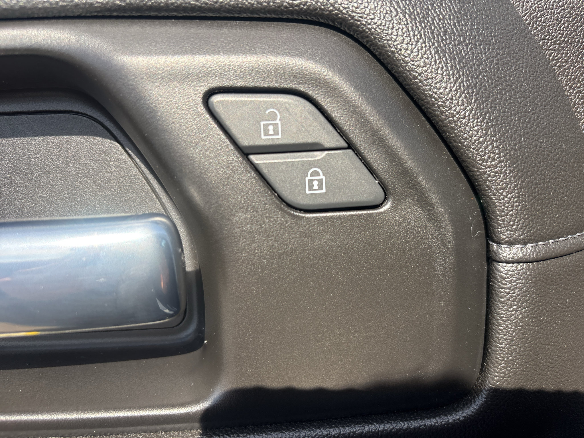 Used 2021 Chevrolet Silverado 1500 LT Trail Boss w/ Bed Protection Package AWD/4WD image 18