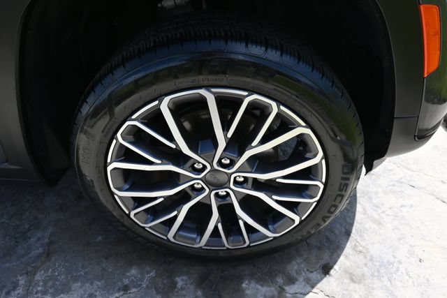Used 2022 Jeep Grand Cherokee L Laredo AWD/4WD image 11