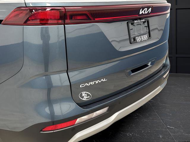 Used 2024 Kia Carnival EX image 34
