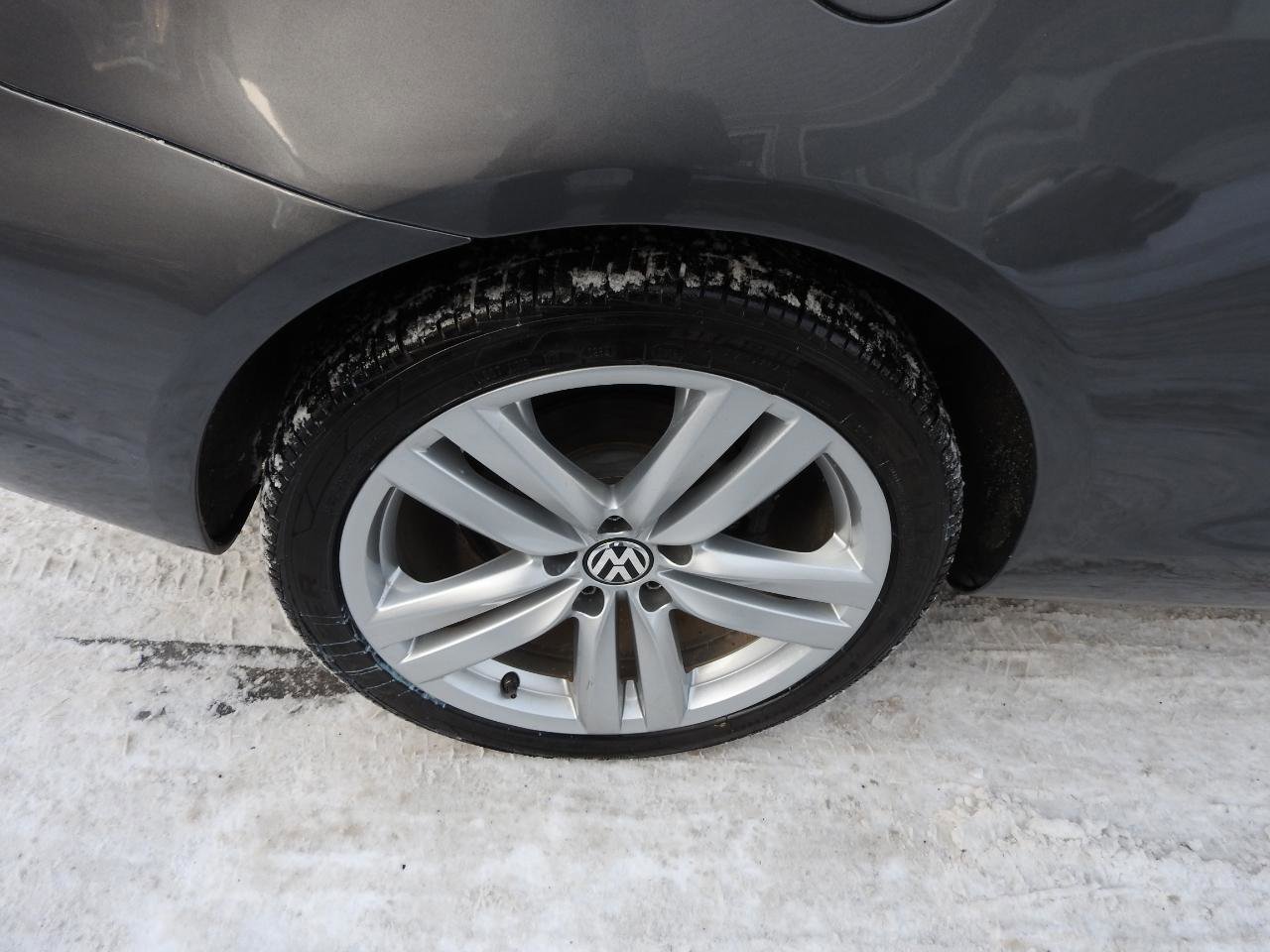 Used 2015 Volkswagen Eos Executive image 15
