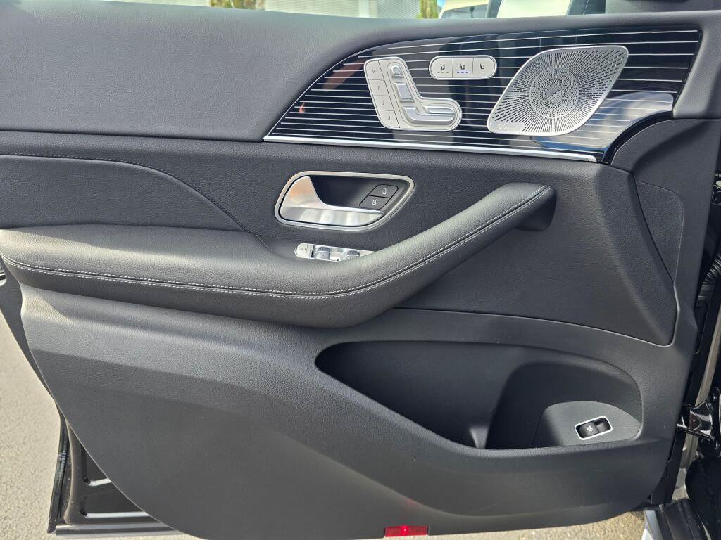 New 2026 Mercedes-Benz GLS 450 4MATIC image 36