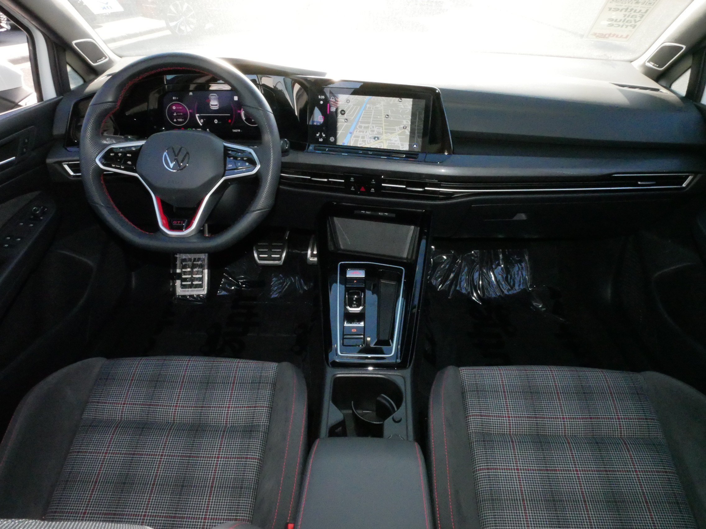 Certified 2024 Volkswagen GTI SE FWD image 6