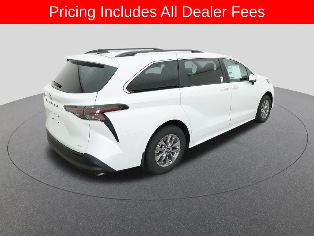 New 2026 Toyota Sienna XLE FWD image 9