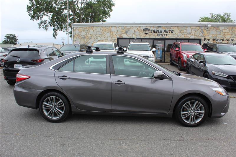 Used 2016 Toyota Camry SE FWD image 8
