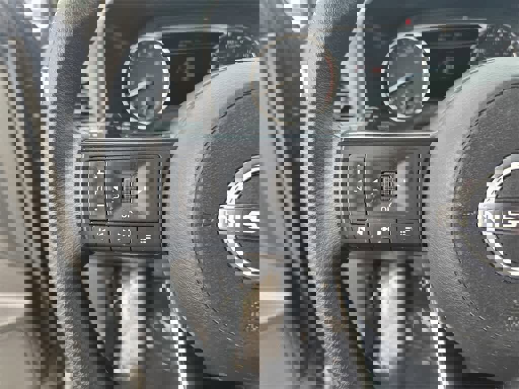 Used 2024 Nissan Rogue S image 20