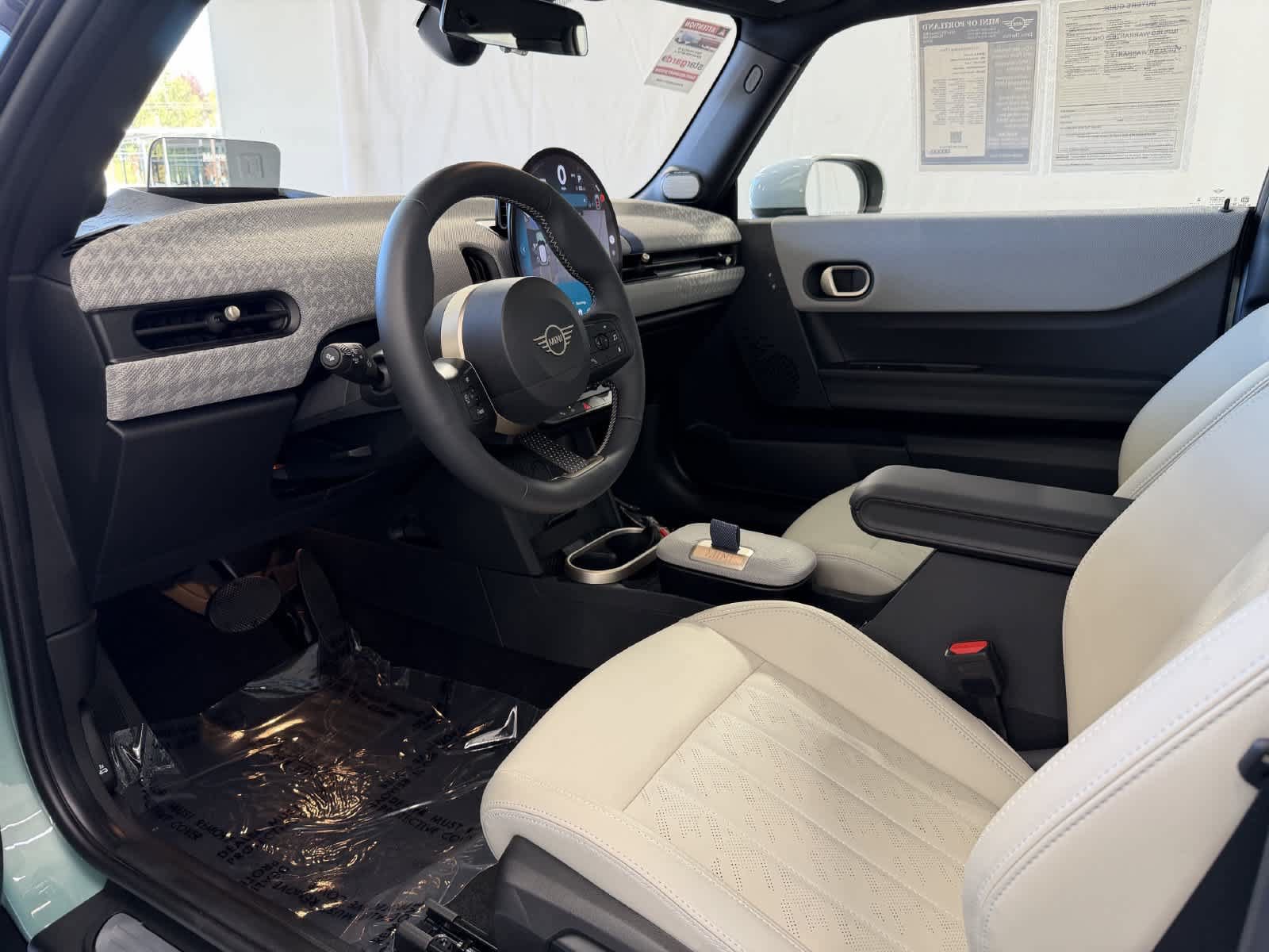 Used 2025 MINI Cooper 2-Door Hardtop FWD image 9