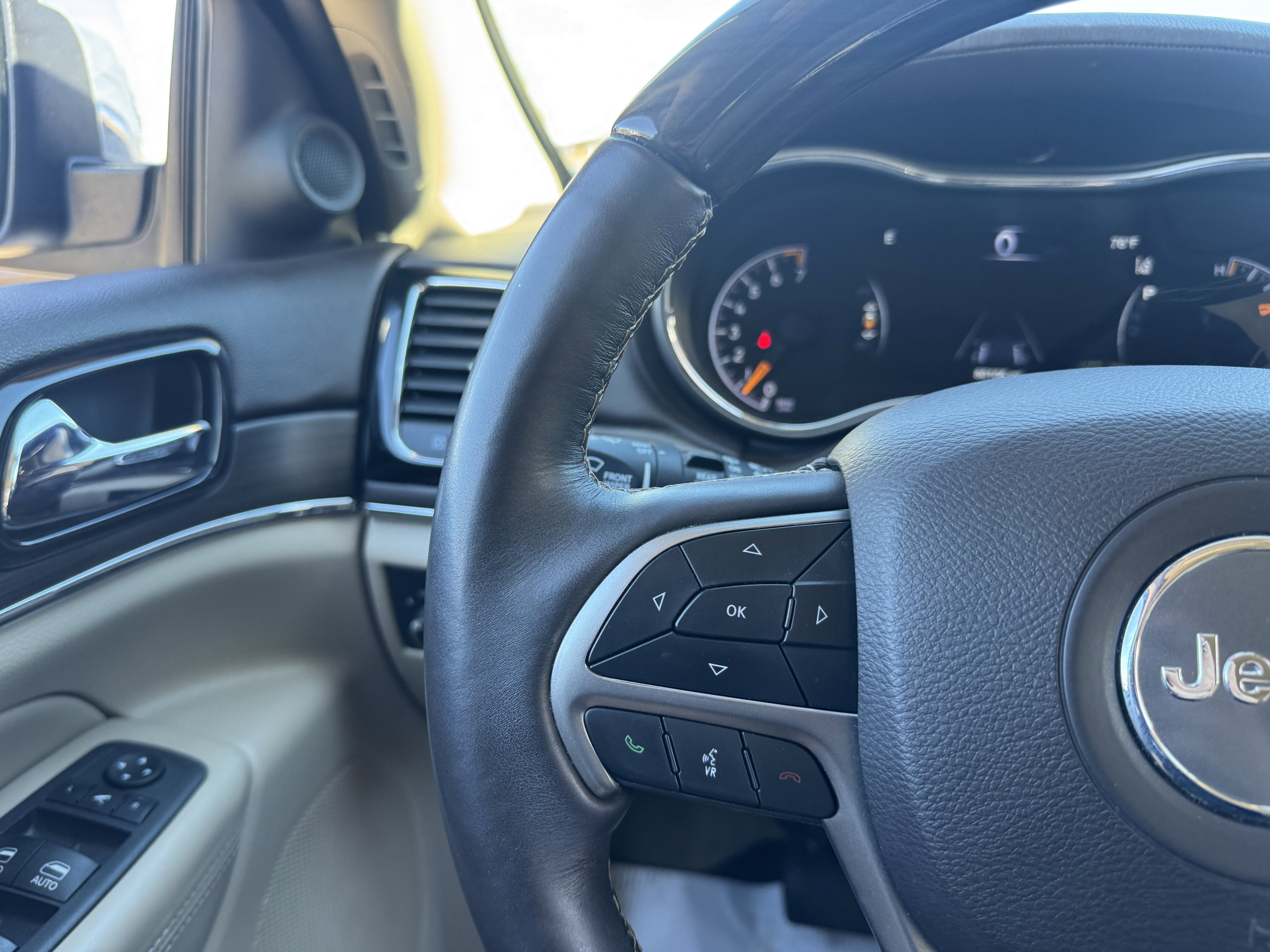 Used 2021 Jeep Grand Cherokee Overland image 23