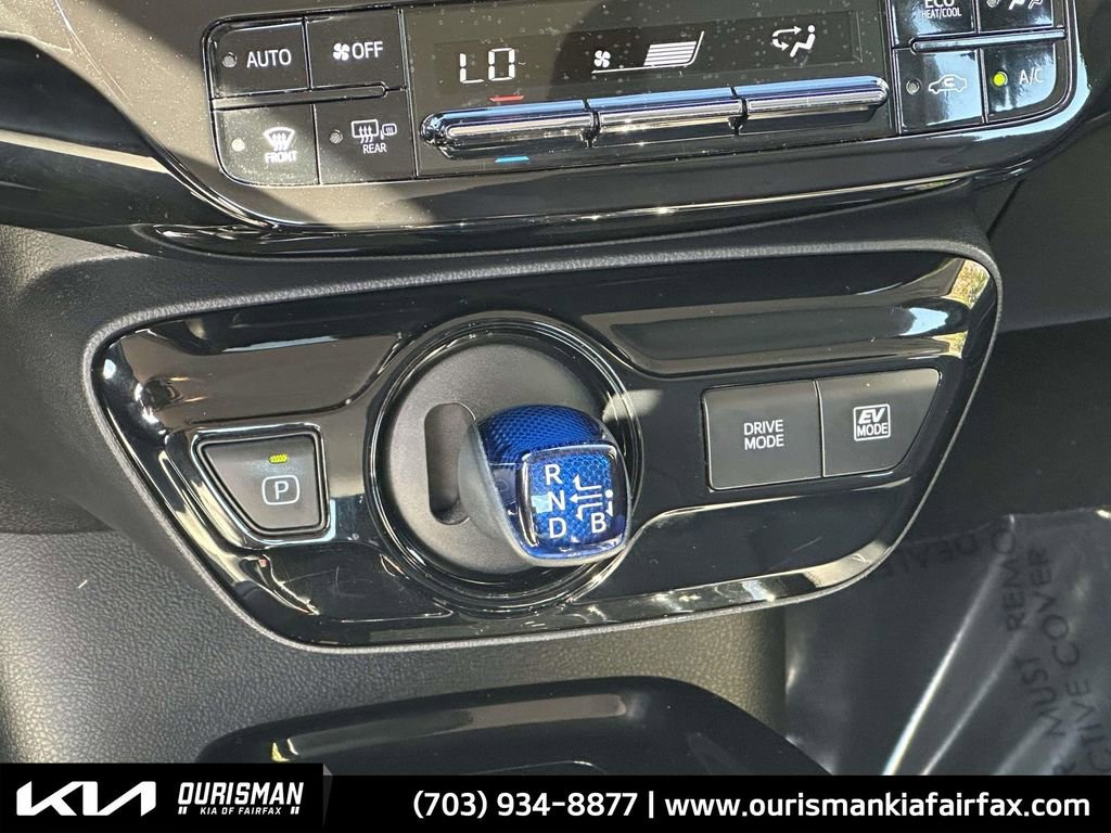 Used 2022 Toyota Prius XLE image 6