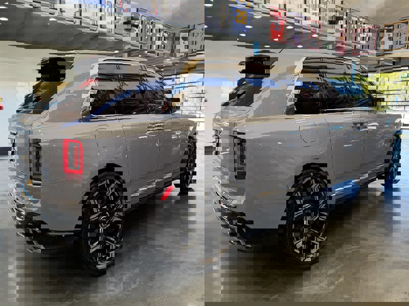 Used 2025 Rolls-Royce Cullinan image 8