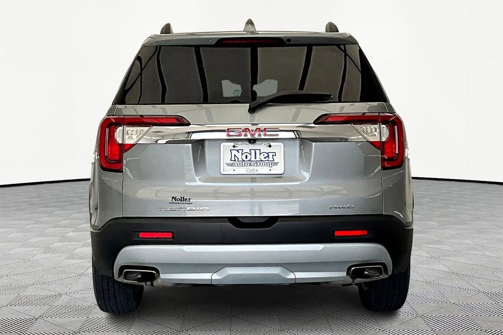 Used 2023 GMC Acadia SLE w/ Driver Convenience Package image 4