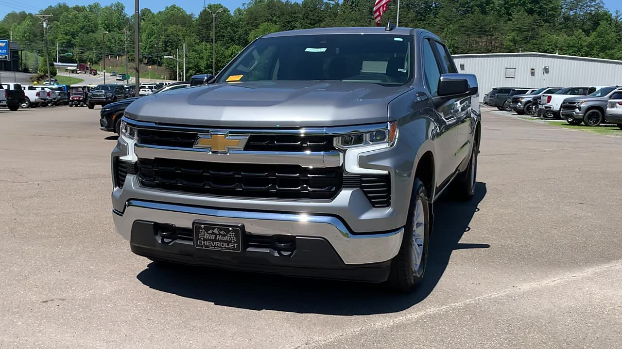 Used 2025 Chevrolet Silverado 1500 LT AWD/4WD image 8