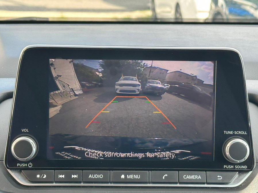 Used 2024 Nissan Rogue SV FWD image 24