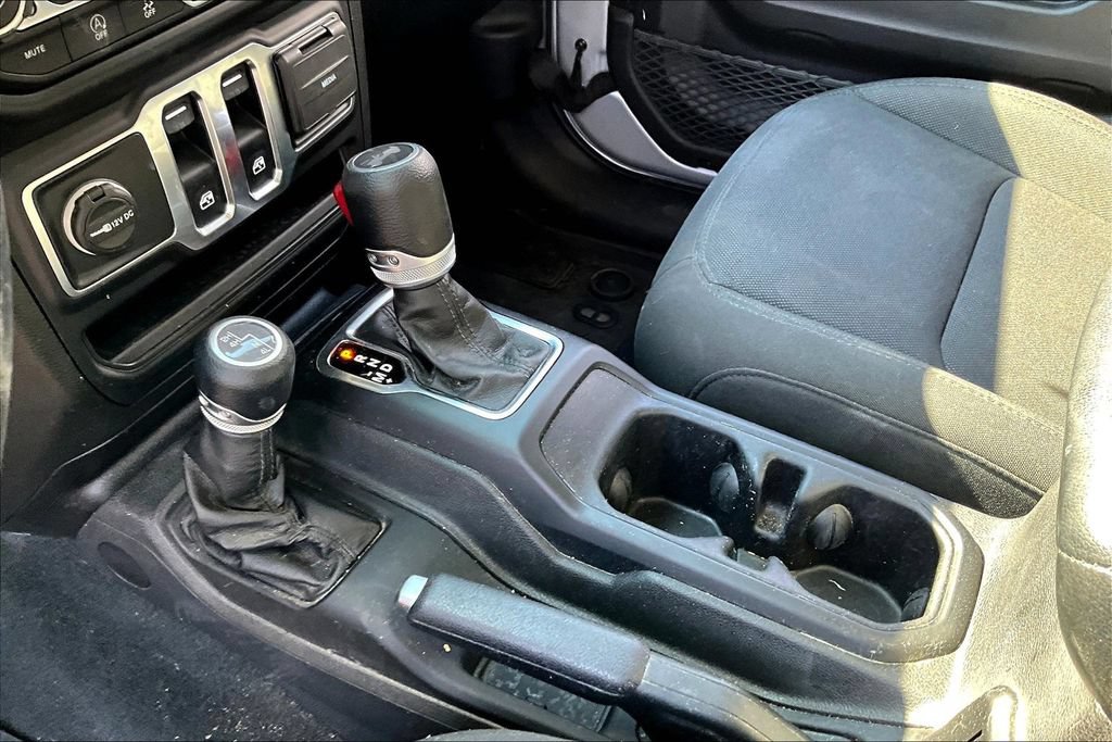 Used 2022 Jeep Wrangler Sport AWD/4WD image 15
