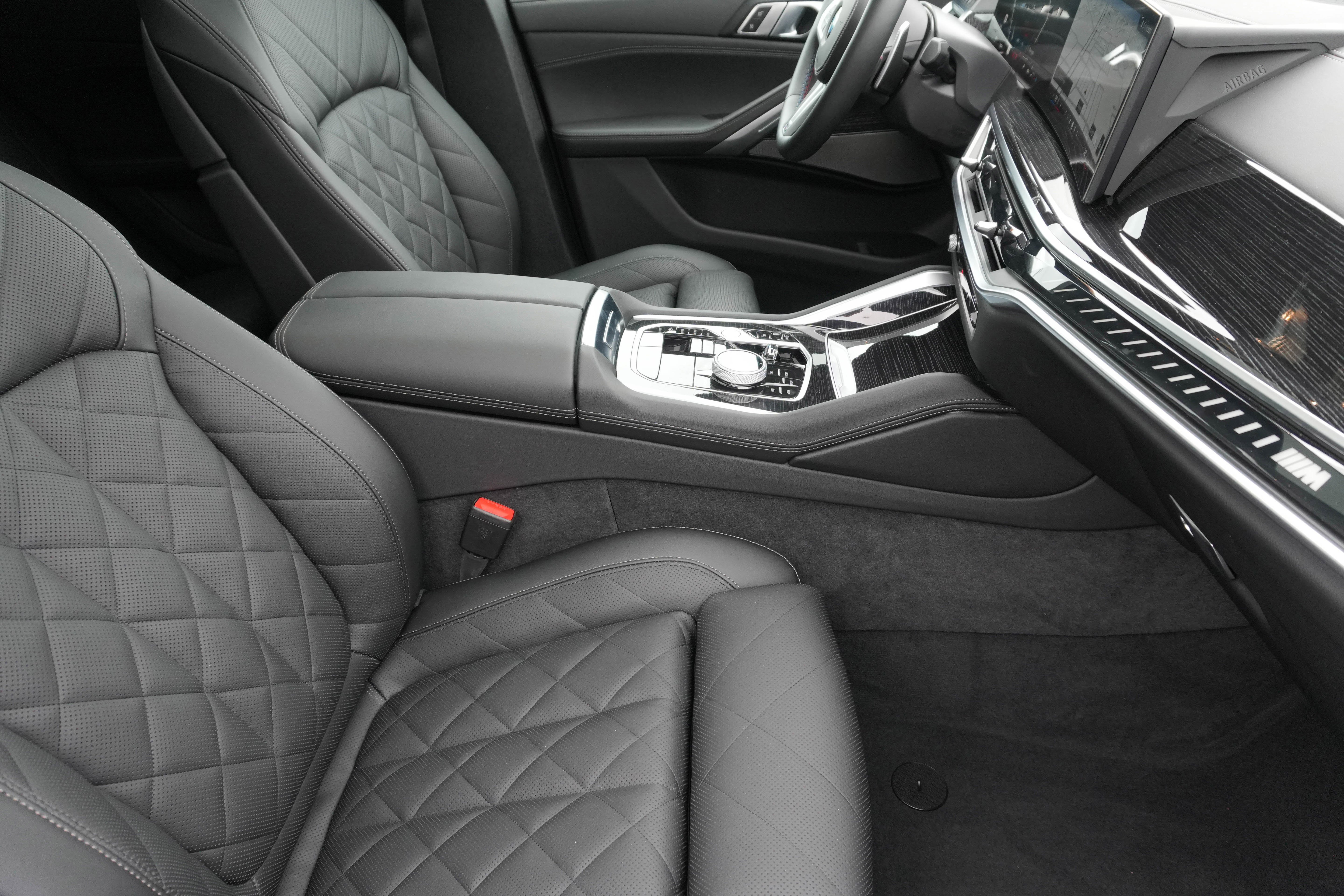 Certified 2026 BMW X6 M60i AWD/4WD image 13