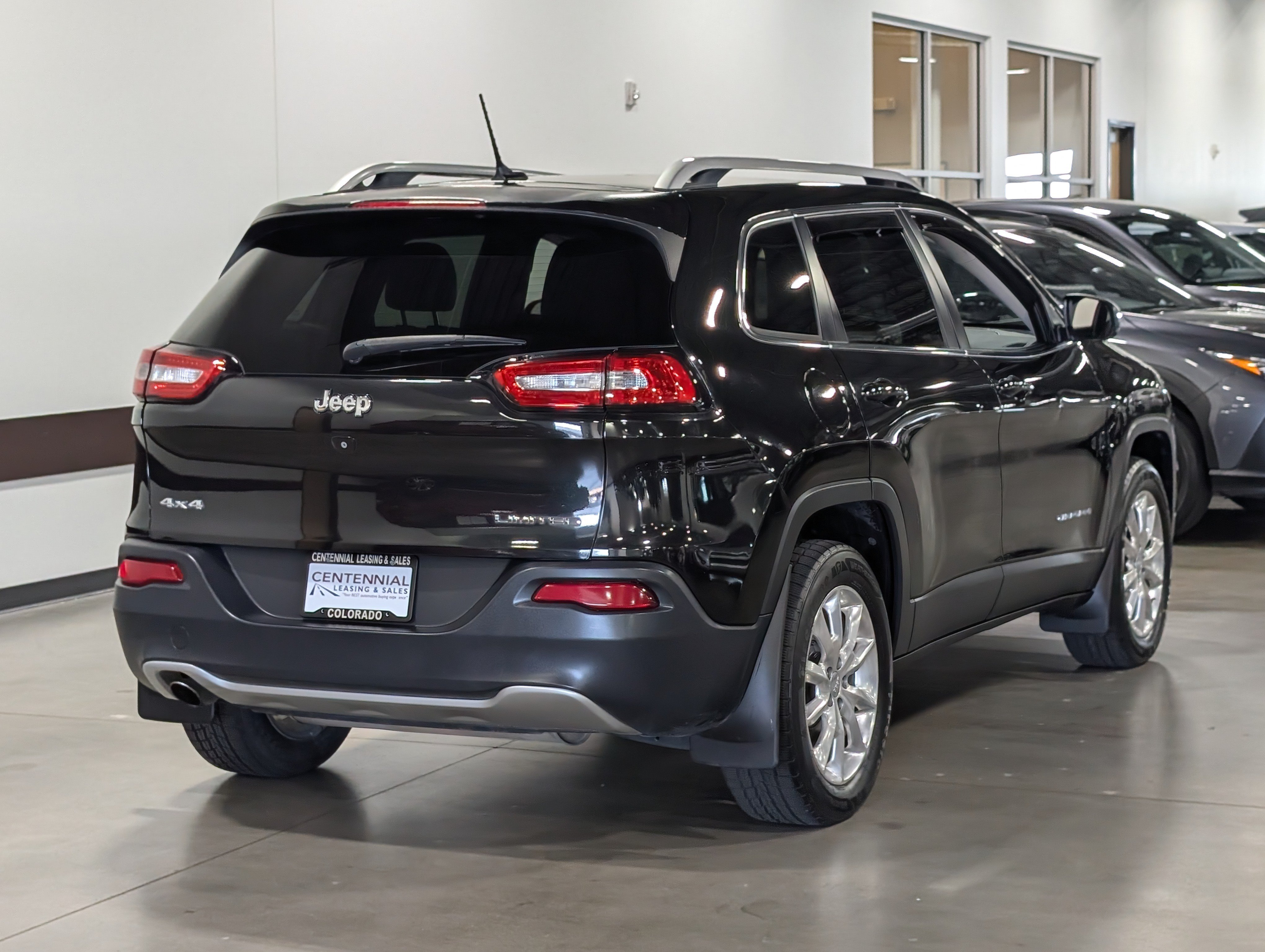 Used 2015 Jeep Cherokee Limited AWD/4WD image 7