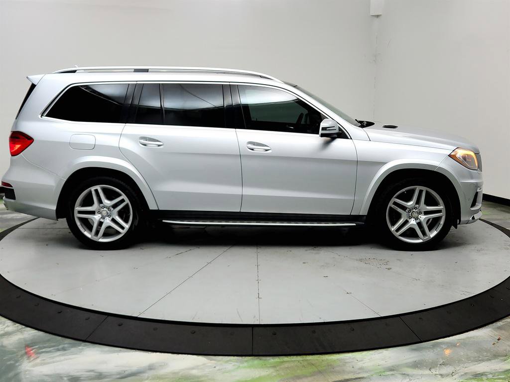 Used 2014 Mercedes-Benz GL 550 4MATIC image 4