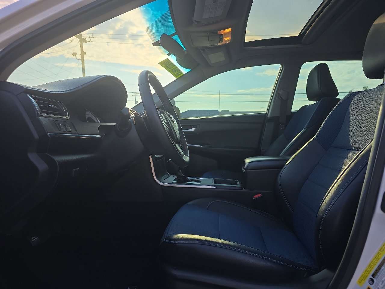 Used 2016 Toyota Camry SE image 9