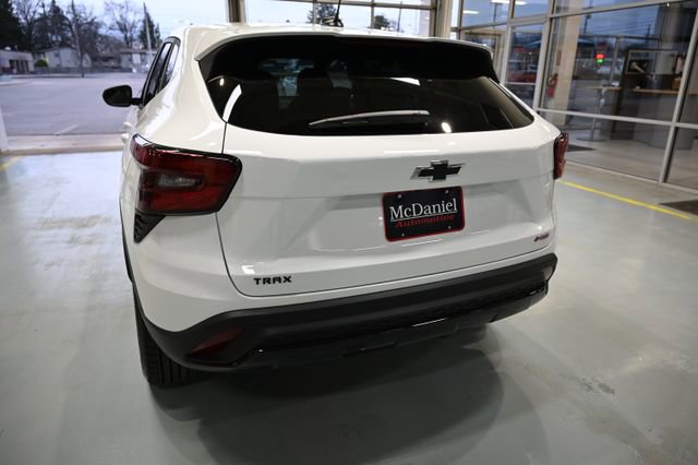 New 2026 Chevrolet Trax RS w/ Driver Confidence Package image 6