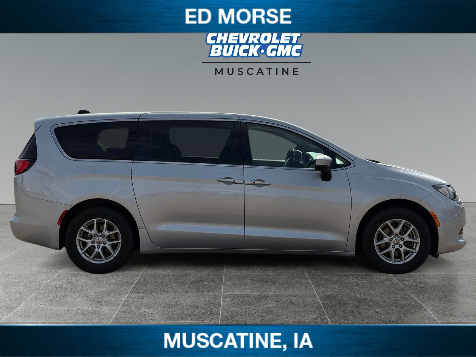 Used 2023 Chrysler Voyager LX FWD image 6