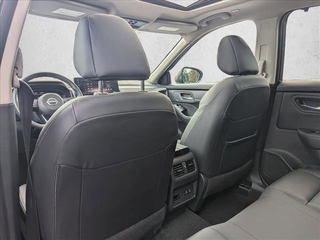 Used 2024 Nissan Rogue SL w/ SL Premium Package image 19