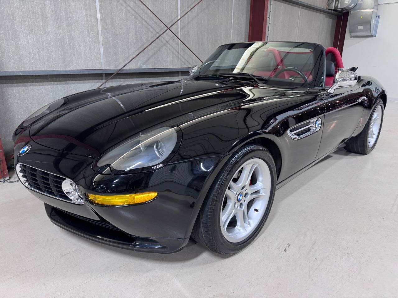Used 2002 BMW Z8 RWD image 3