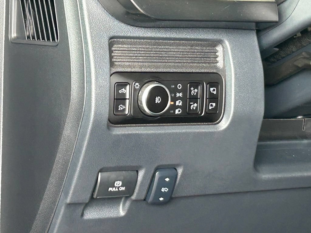 New 2026 Ford F250 Lariat w/ Black Appearance Package AWD/4WD image 38