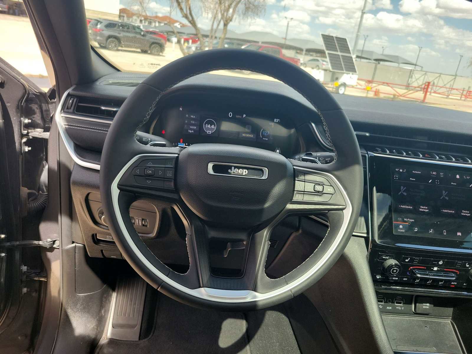 Used 2023 Jeep Grand Cherokee Altitude image 11