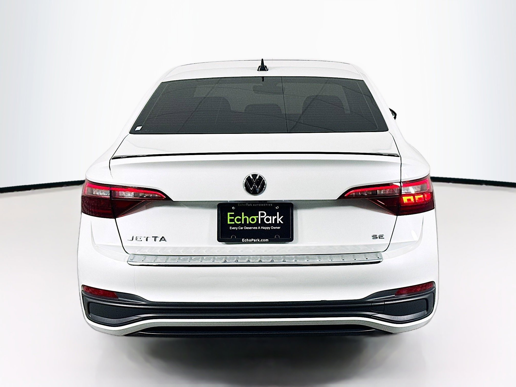 Used 2024 Volkswagen Jetta SE image 7