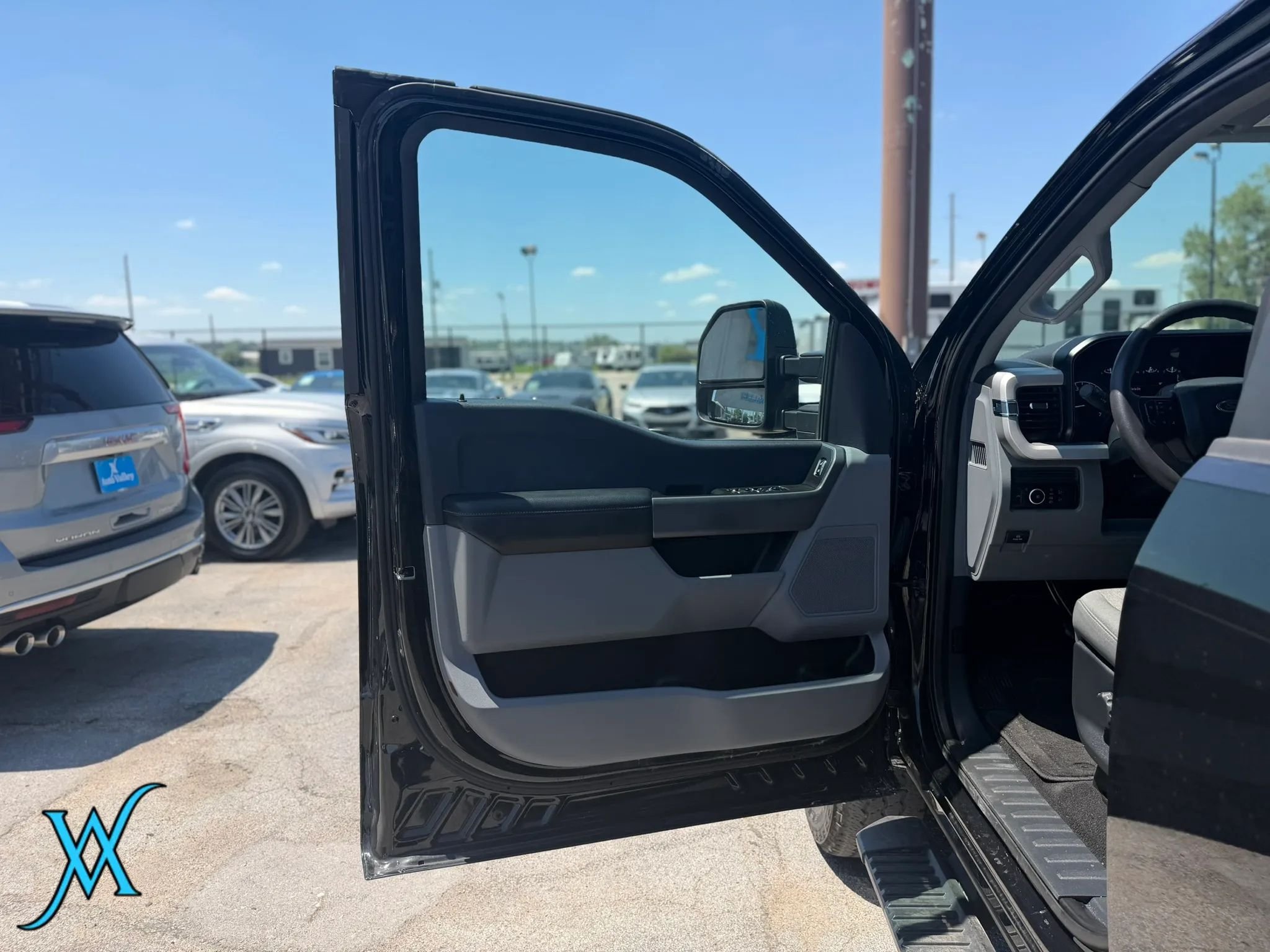 Used 2024 Ford F250 XL w/ STX Appearance Package AWD/4WD image 9