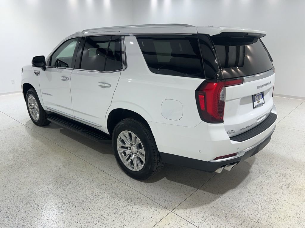 Used 2025 GMC Yukon Denali AWD/4WD image 3