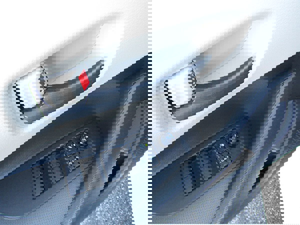 Used 2022 Toyota Corolla LE image 24