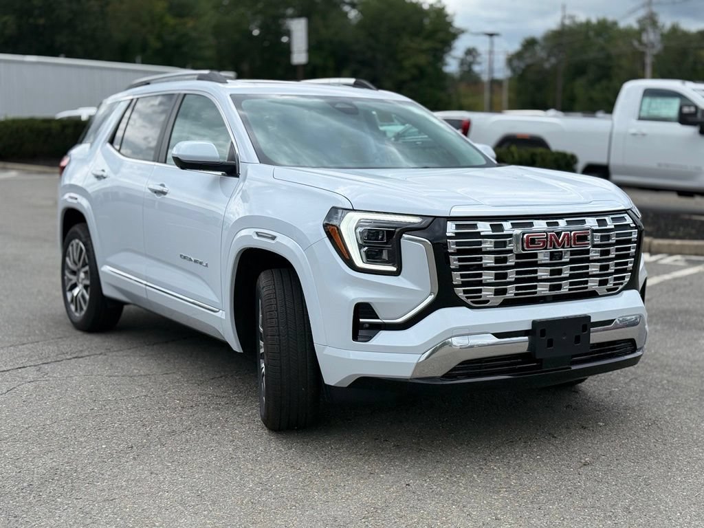 New 2027 GMC Terrain Denali w/ LPO, Floor Liner Package AWD/4WD image 8