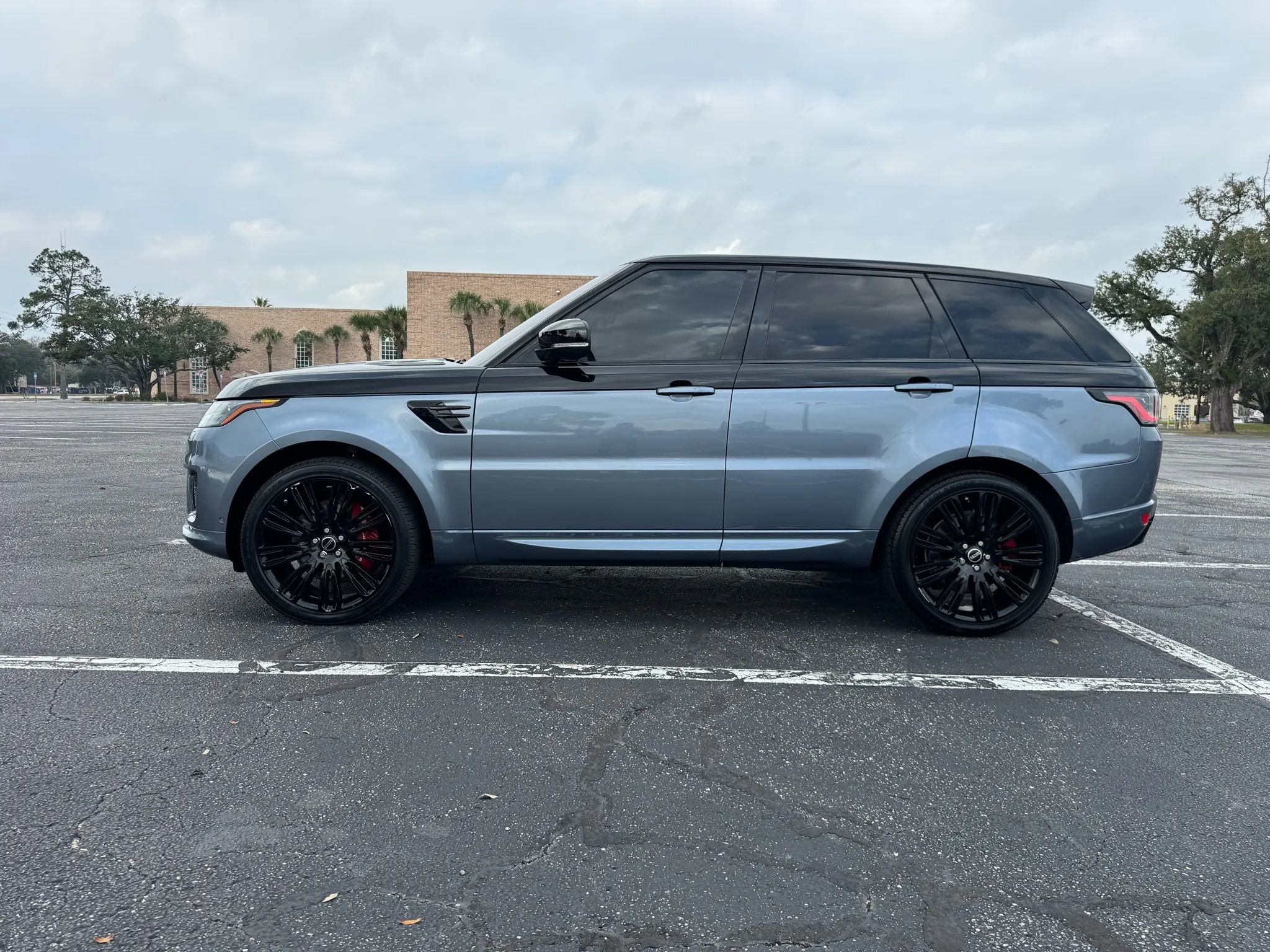 Used 2019 Land Rover Range Rover Sport HSE Dynamic AWD/4WD image 9