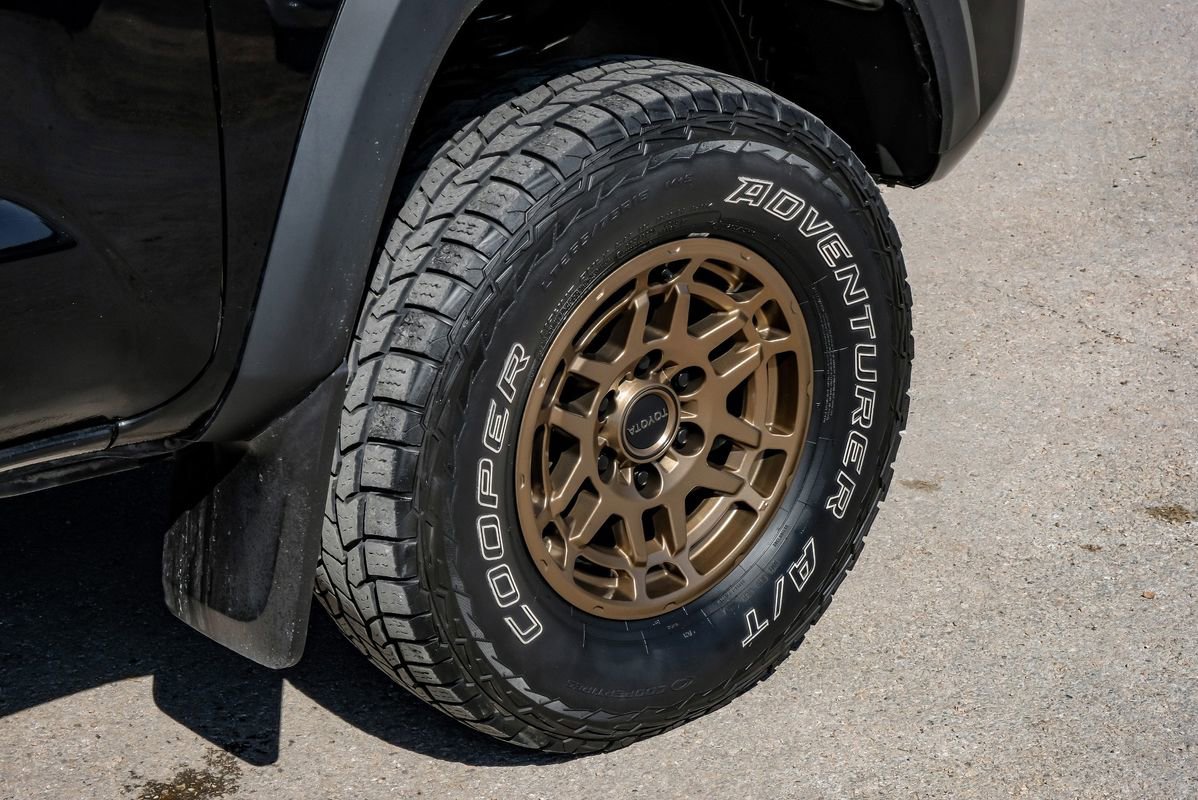 Used 2023 Toyota Tacoma SR5 w/ Trail Edition image 60