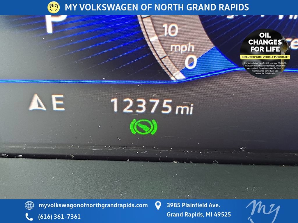 Used 2025 Volkswagen Jetta SE w/ Sunroof Package FWD image 20
