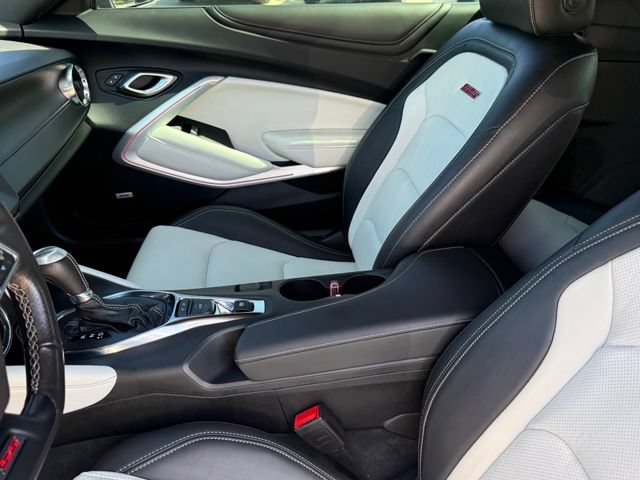 Used 2022 Chevrolet Camaro SS RWD image 12