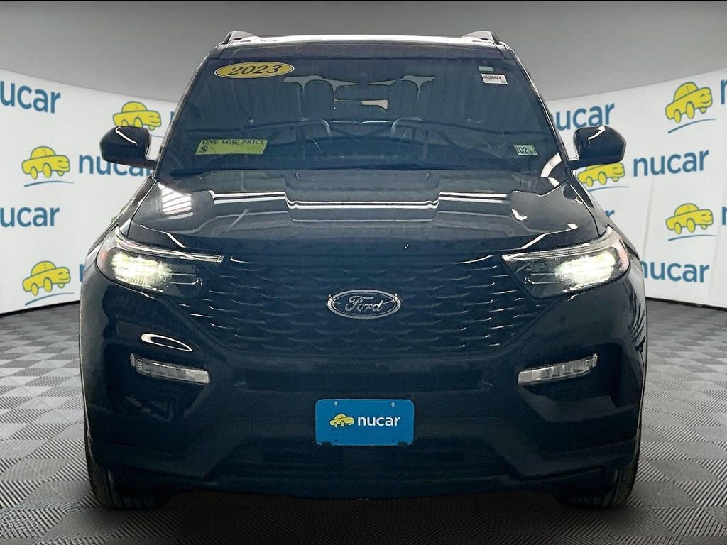 Used 2023 Ford Explorer ST-Line w/ Class IV Trailer Tow Package image 2