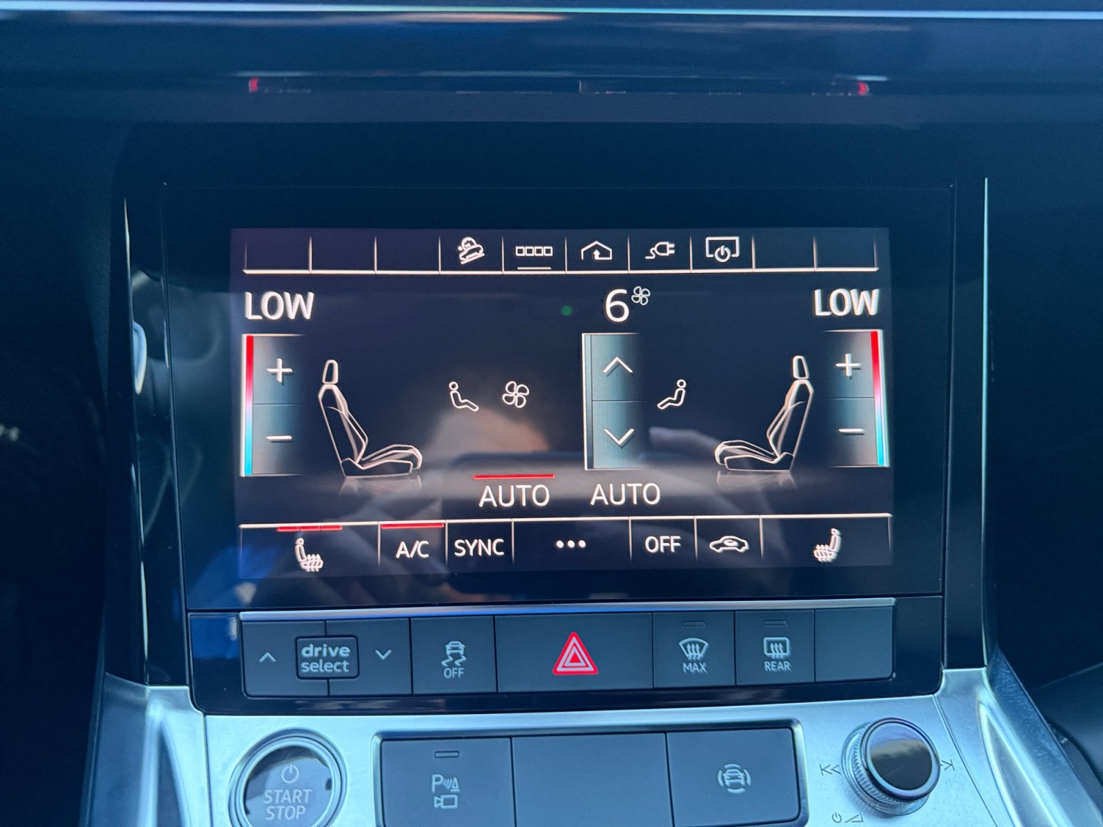 Used 2024 Audi Q8 e-tron Premium AWD/4WD image 24