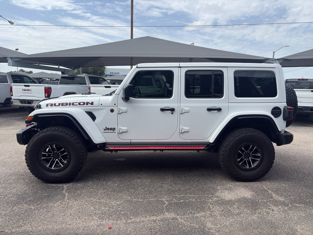 Used 2025 Jeep Wrangler Unlimited Rubicon AWD/4WD image 9