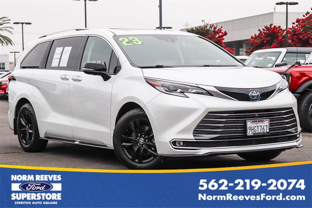 Used 2023 Toyota Sienna Platinum