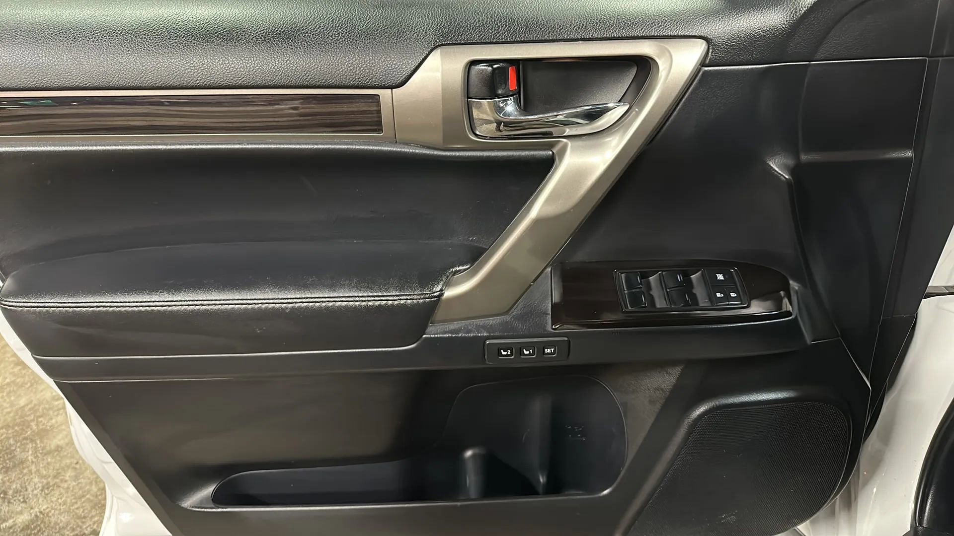 Used 2014 Lexus GX 460 image 10